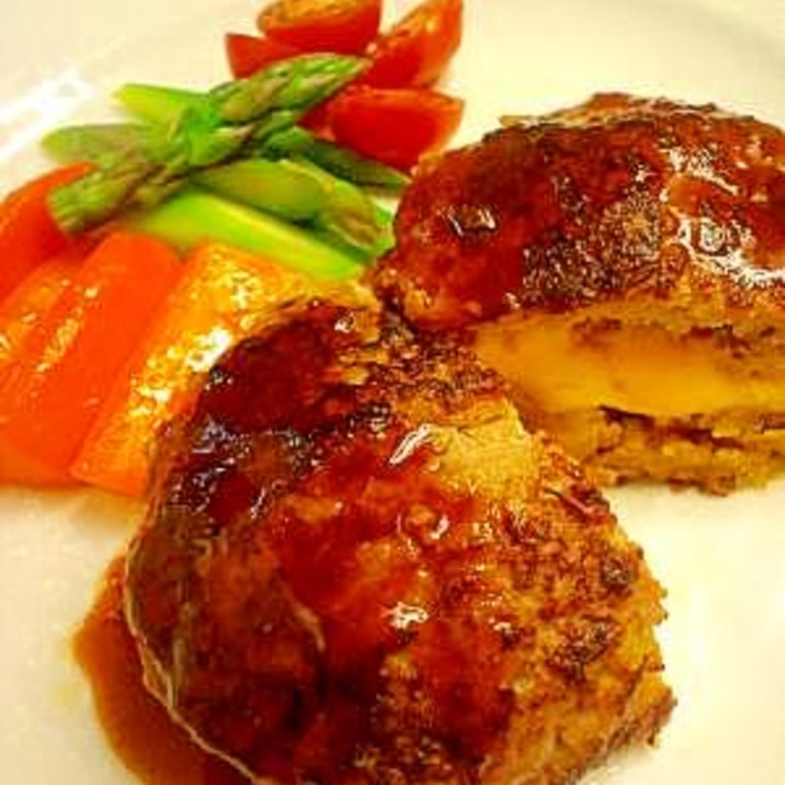 かぼちゃとチーズがトロリ~なハンバーグ